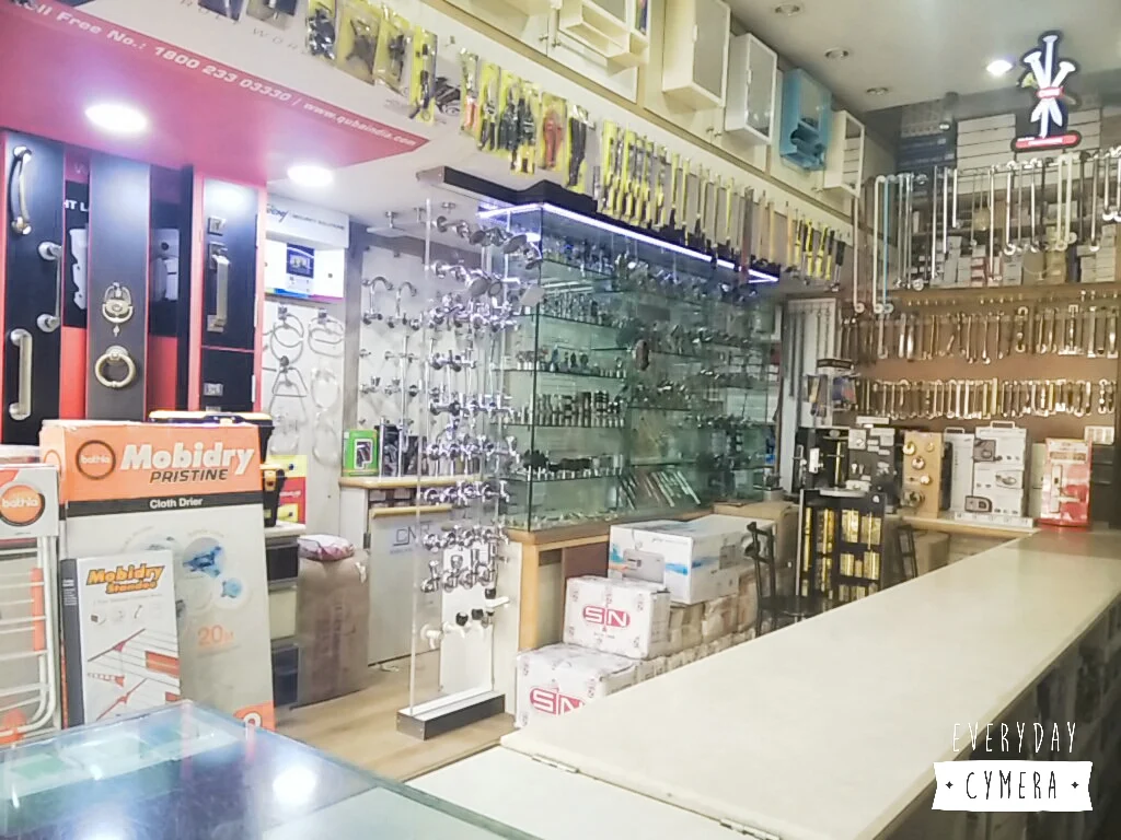 Swan Hardware